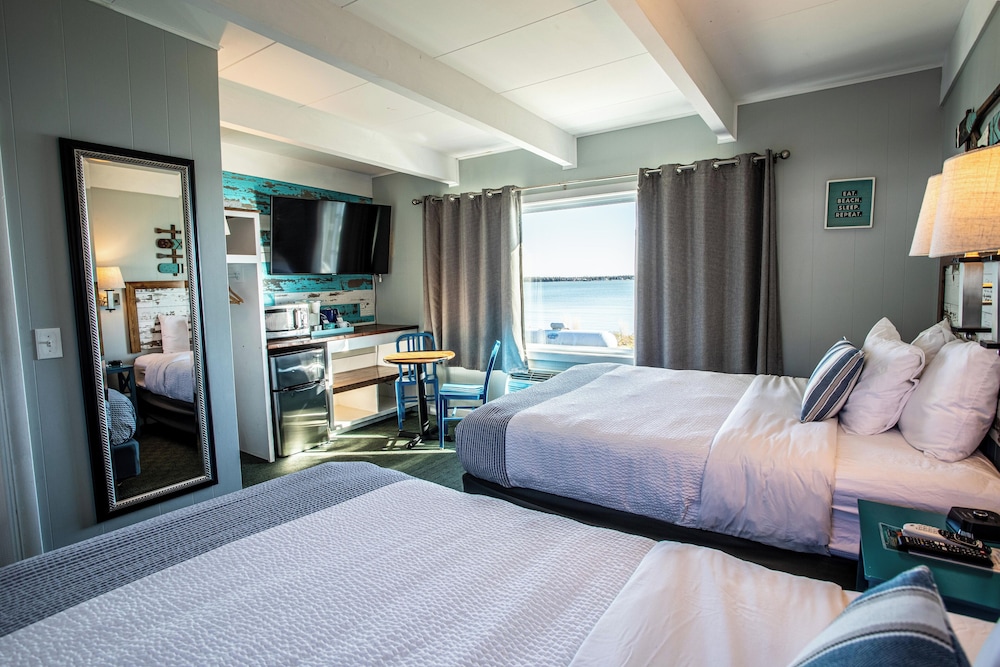Beachfront Inn - photo 41