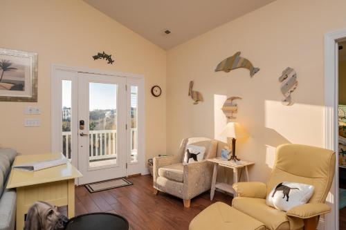A Pawsitive Attitude by Oak Island Accommodations - photo 42