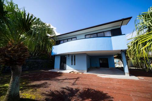 Hachijyo Island Blue Eight 八丈島ブルーエイト — hotel near Hachijojima Airport