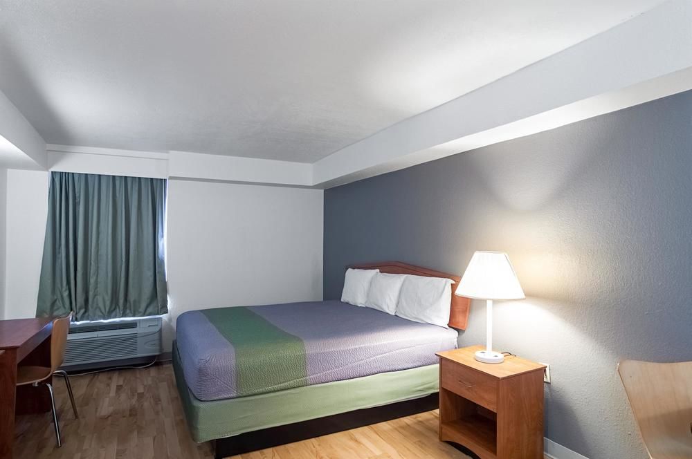 Suburban Extended Stay South of Downtown tinker AF - photo 11