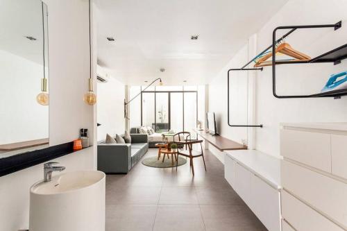 MIQ_5br Silom Bts Mrt Wifi 1000MB Jacuzzi 16pax
