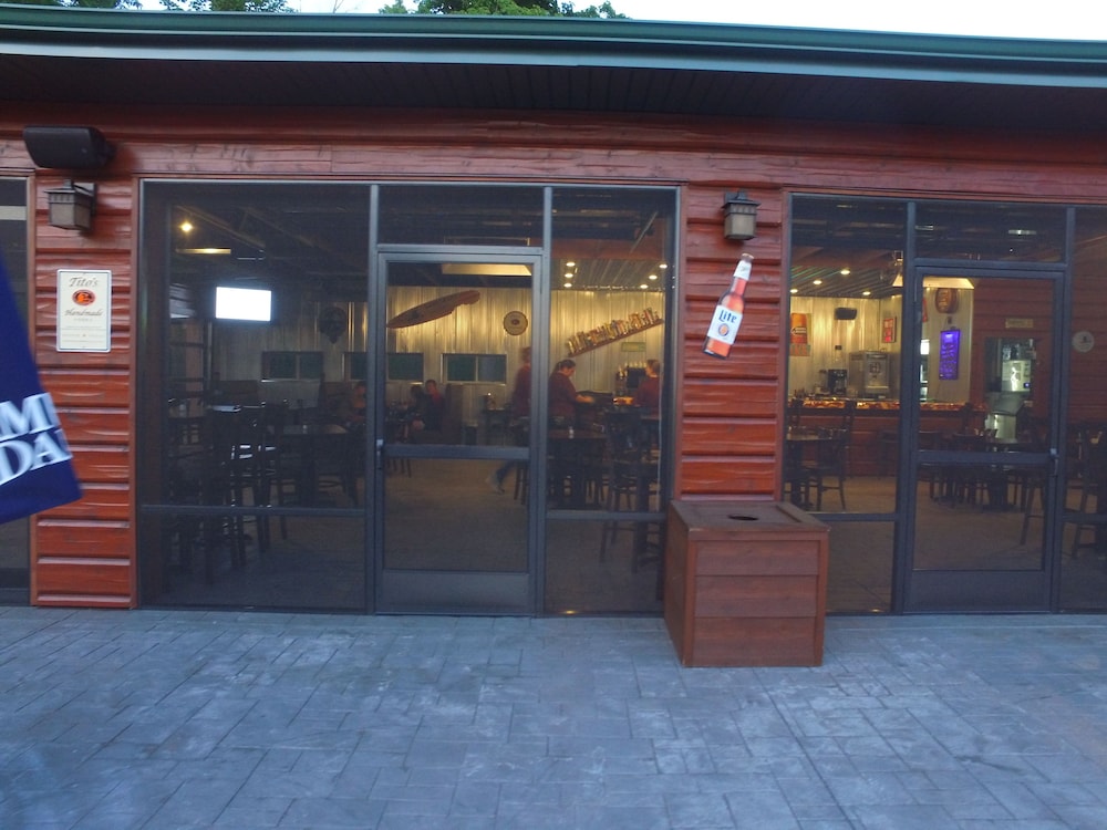 Appeldoorn's Sunset Bay Resort - photo 35