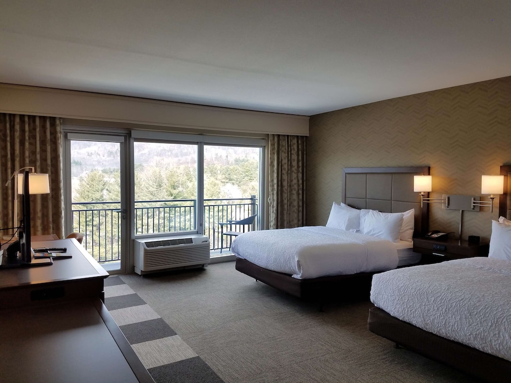 Hampton Inn & Suites Boone - photo 13