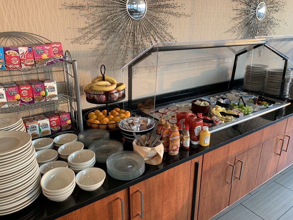 Holiday Inn Raleigh Downtown - photo 16