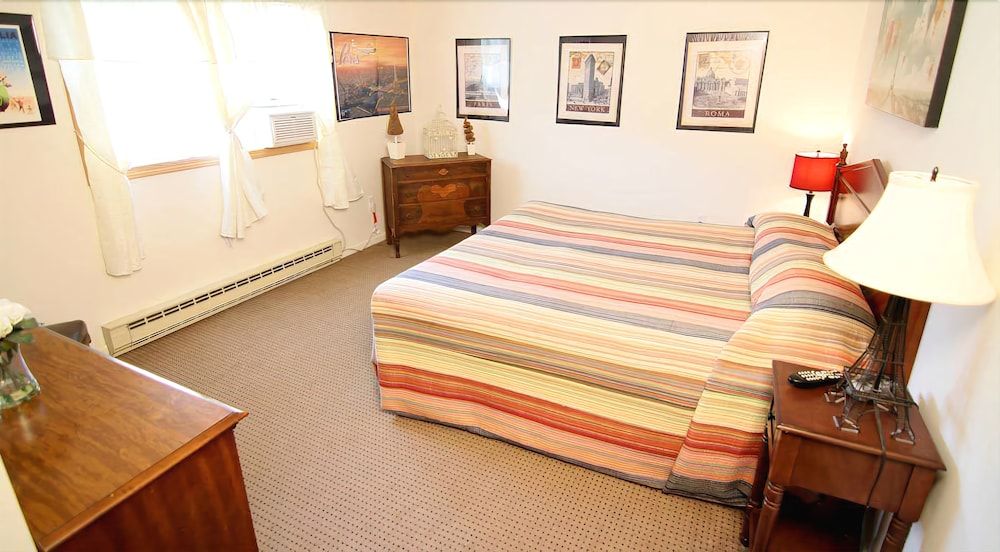 Moore's Motel - photo 6