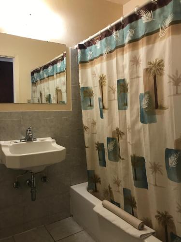Edgewood Motel - photo 15