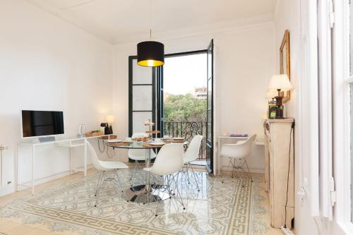 Sagrada Familia 4 Bedrooms T R by Scenario Llum — 4-Star Luxury Hotel in Barcelona, Spain