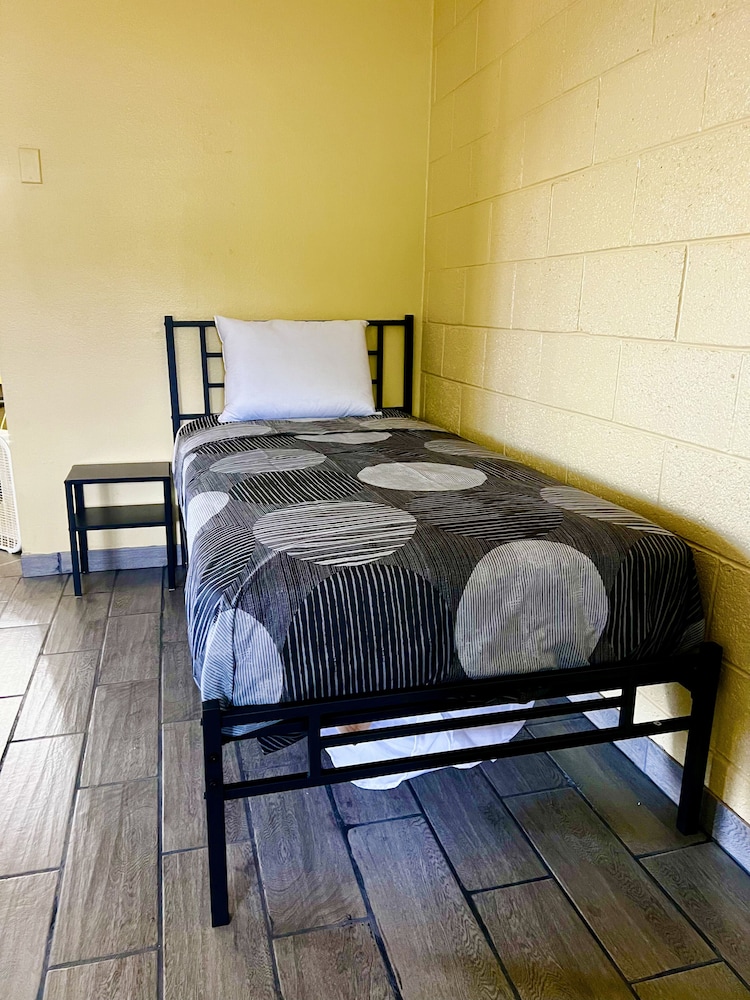 Vagabond Inn Cedar City - photo 21