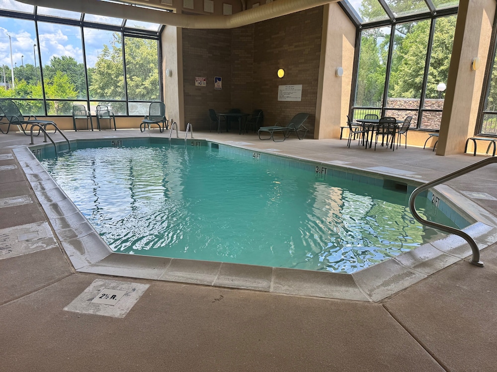 AmericInn by Wyndham Memphis East - photo 24
