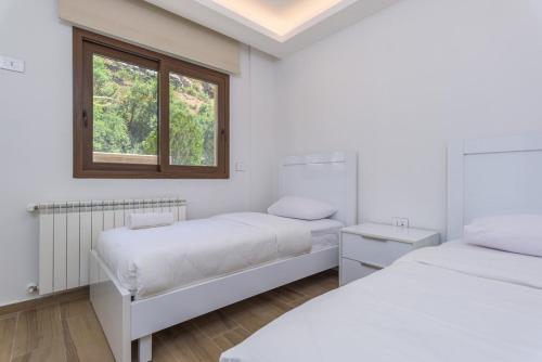 Vantage 2 BR Apt by The Valley in Kfardebian — Jbail — photo 4