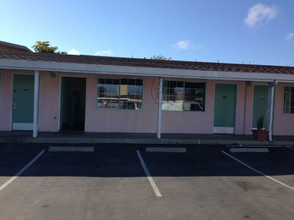 National 9 Motel - photo 18