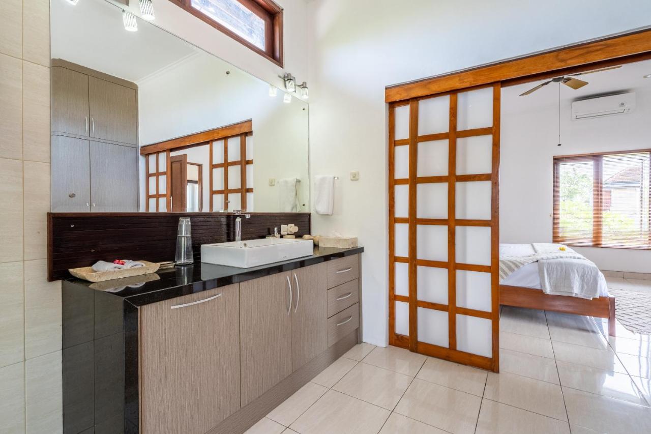 Tropical Villas 2 Bed & 3 Bed — 4-Star Luxury Hotel in Kerobokan, Indonesia