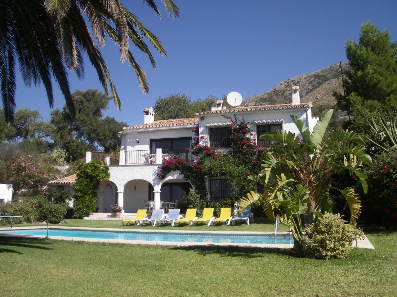 Villa El Capricho — 4-Star Luxury Hotel in Mijas, Spain