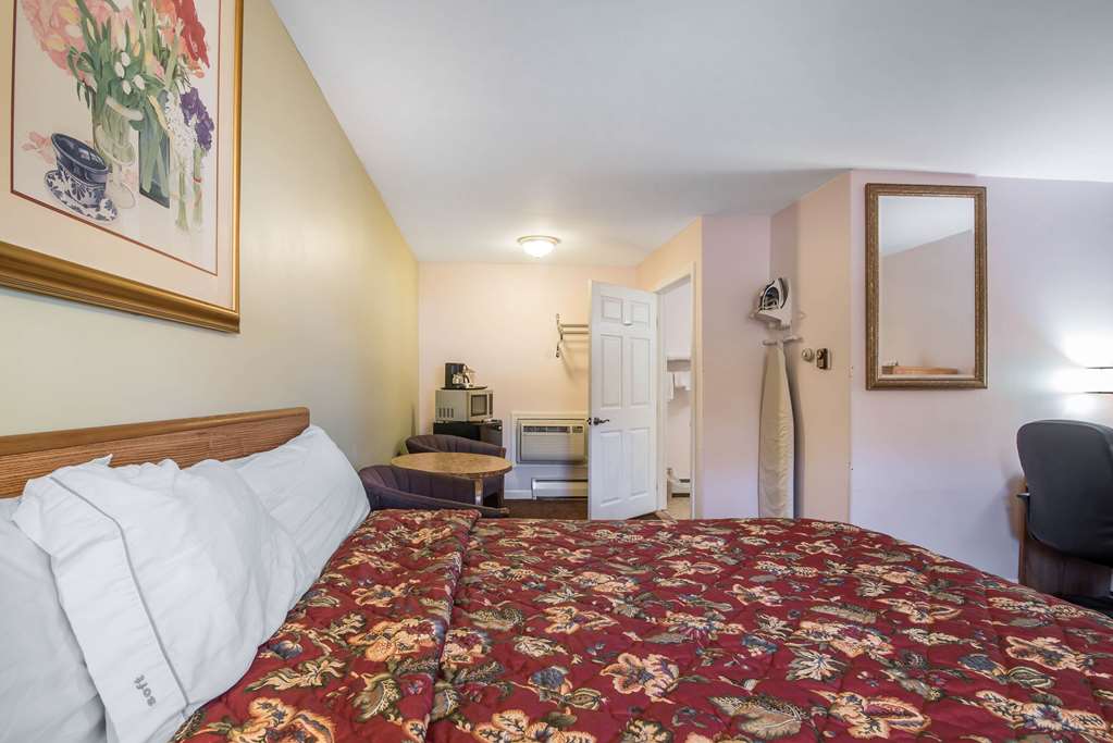 Rodeway Inn Bellows Falls - photo 15