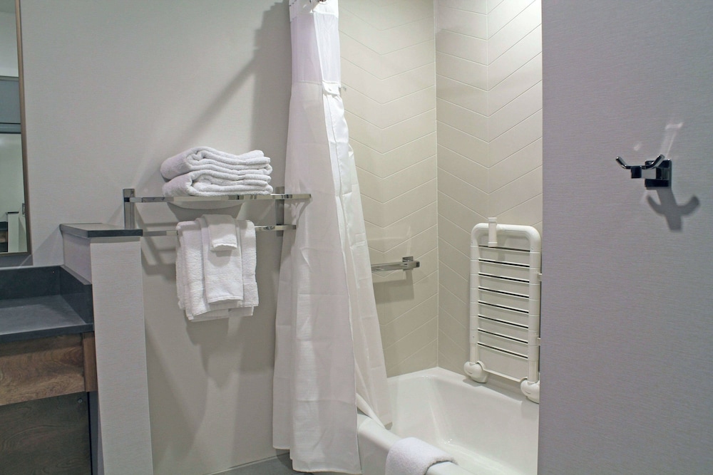 Fairfield Inn & Suites by Marriott St. Louis South - photo 29