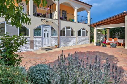 Teuta_commodious apartment at the beach — 4-Star Luxury Hotel in Vodnjan, Croatia