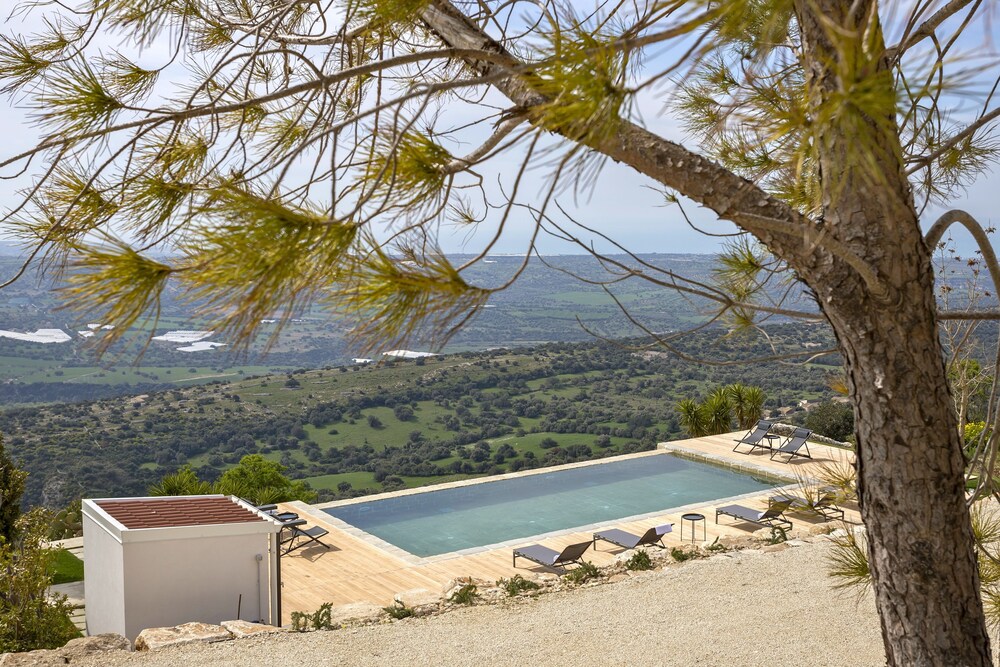 Madre - carbon neutral hotel in Ragusa
