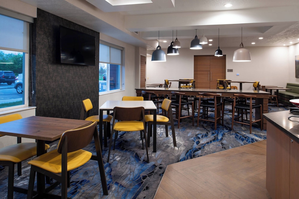 Fairfield Inn & Suites by Marriott Beloit - photo 38