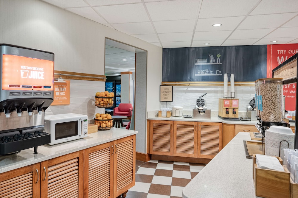 Hampton Inn Baltimore White Marsh - photo 56