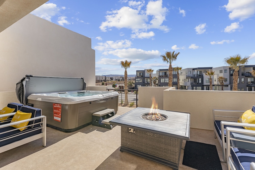 Pirates Den at the Shores townhouse — 4-Star Luxury Hotel in Saint George, United States