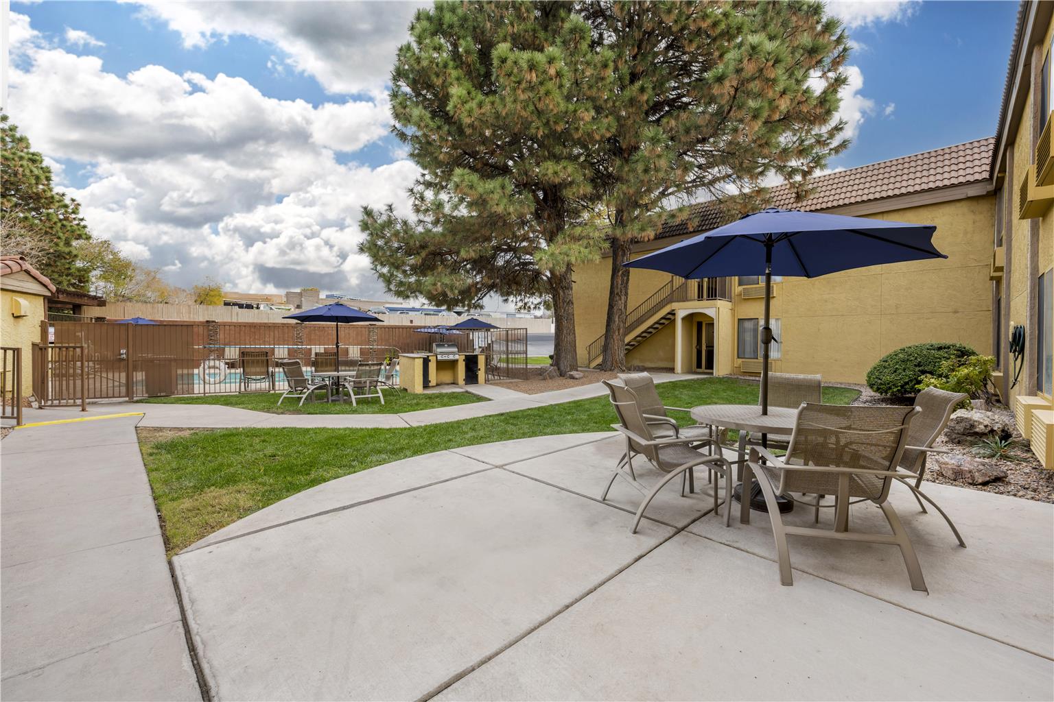 Best Western Airport Albuquerque InnSuites Hotel & Suites - photo 5