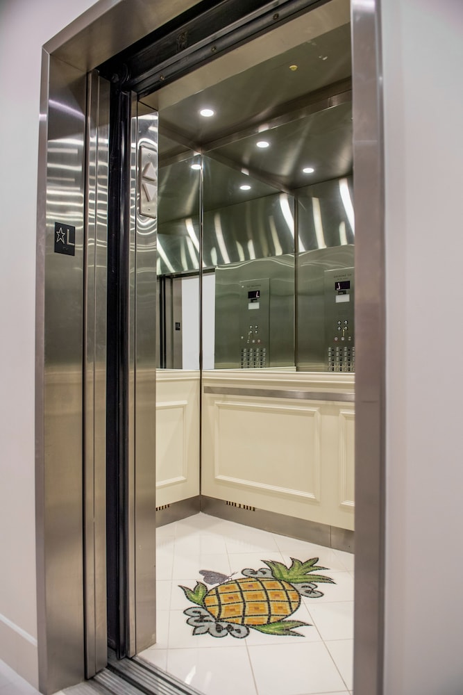 Staypineapple An Artful Hotel Midtown - photo 3