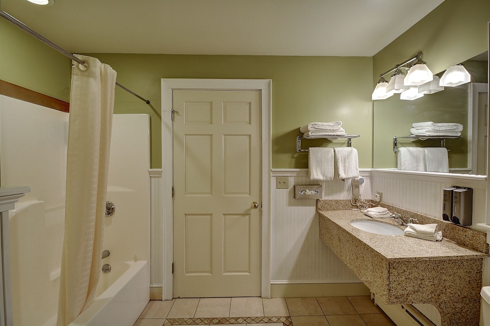 Colonial Motel And Spa - photo 22