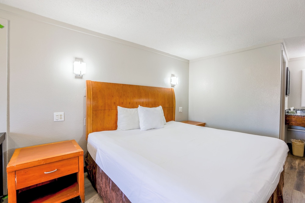 Cozy Garden Inn By OYO Hwy 40 Richmond - photo 14
