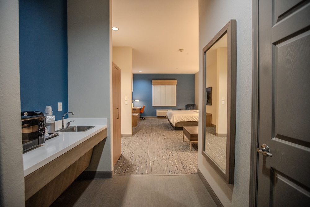 Holiday Inn Express Cleveland by IHG - photo 12