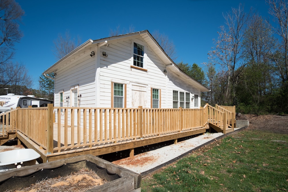 Swamp Rabbit Inn Travelers Rest - photo 56