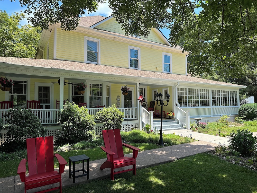 Red Rocker Inn in Black Mountain, United States