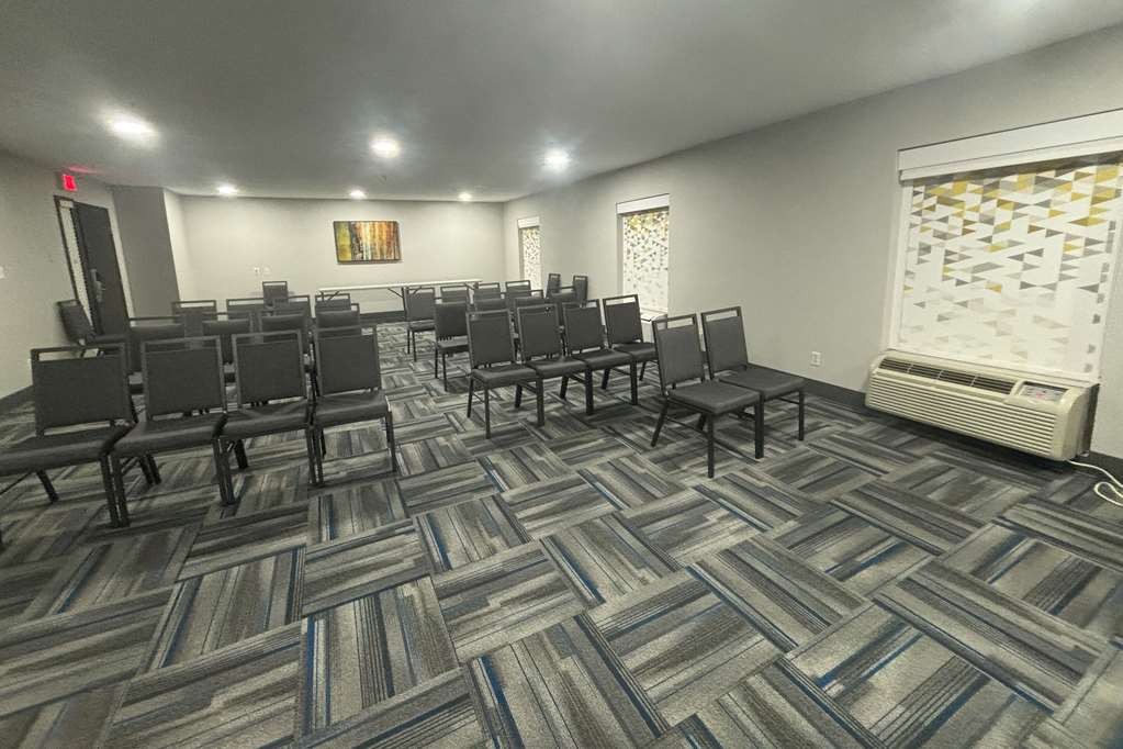 Quality Inn & Suites at Airport Blvd I 65 - photo 27