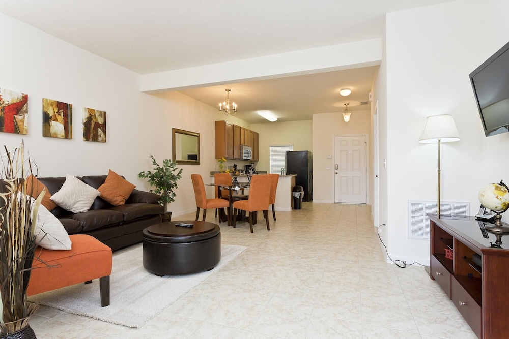 3Br 3Bath Townhome BBQ Pool 15min Disney 1291ft - photo 11