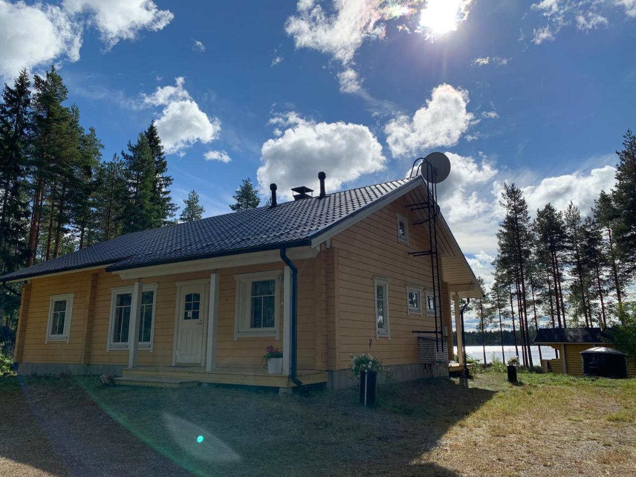 Villa Lilian — 4-Star Luxury Hotel in Aehtaeri, Finland