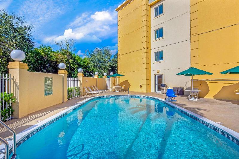 La Quinta Inn & Suites Miami Cutler Ridge - photo 24