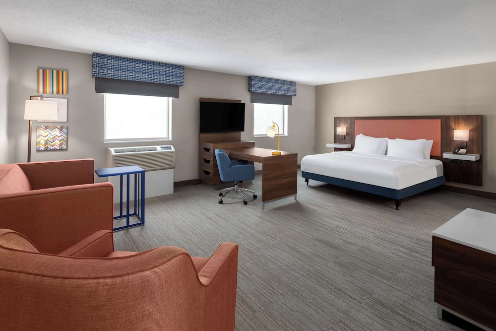 Hampton Inn & Suites Saginaw - photo 12