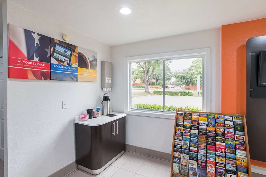 Motel 6 Grand Prairie TX Near Six Flags Drive - photo 25
