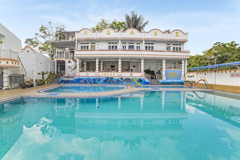 Oyo 90920 Agave Hotel in Pematangsiantar, Indonesia