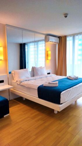 Orbi Sea View Studio Apartment