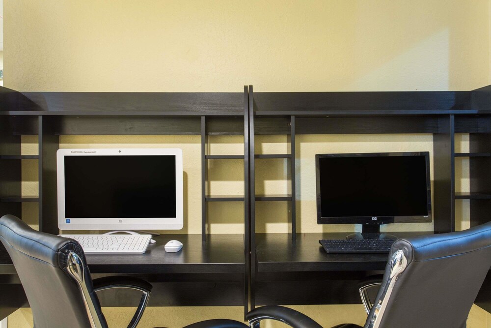Days Inn Leominster Fitchburg Area - photo 28