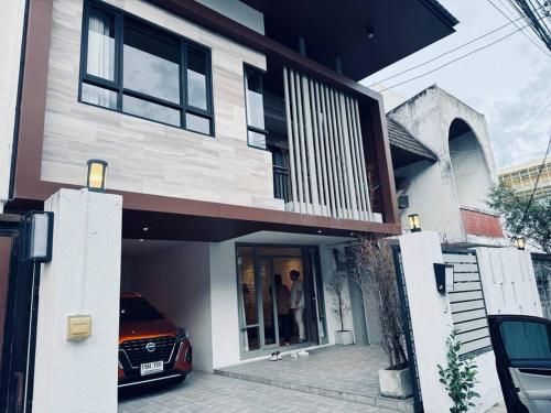 Ekkamai三卧三卫小别墅独栋带停车位 - last minute hotel in Bangkok