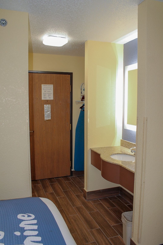 Days Inn by Wyndham Batavia Ohio - photo 5