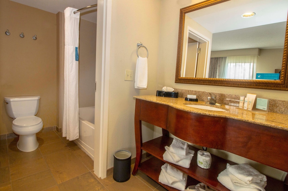 Hampton Inn & Suites Chesapeake Battlefield Blvd. - photo 27
