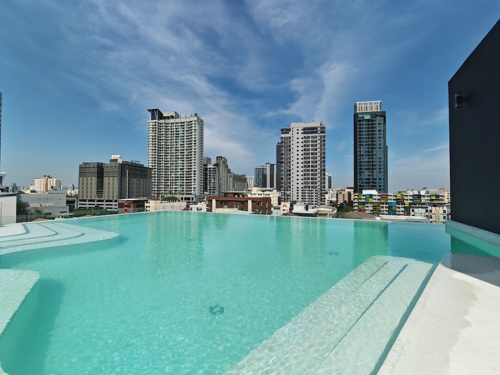 Wanda Jin Residence The Ease Sierra BKK — 4-Star Luxury Hotel in Bangkok, Thailand