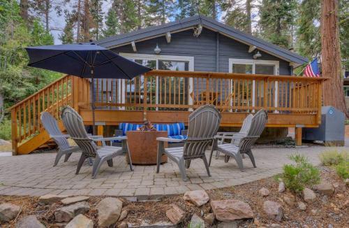 Blackwood Bungalow on the West Shore by Tahoe Getaways 3 BR Pet Friendly & Walking Distance to the Lake — 4-Star Luxury Hotel in Homewood, United States