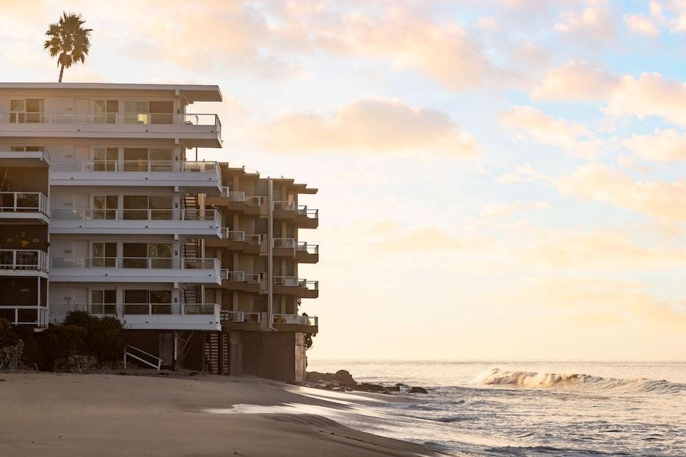 Pacific Edge Oceanfront Hotel - featured photo