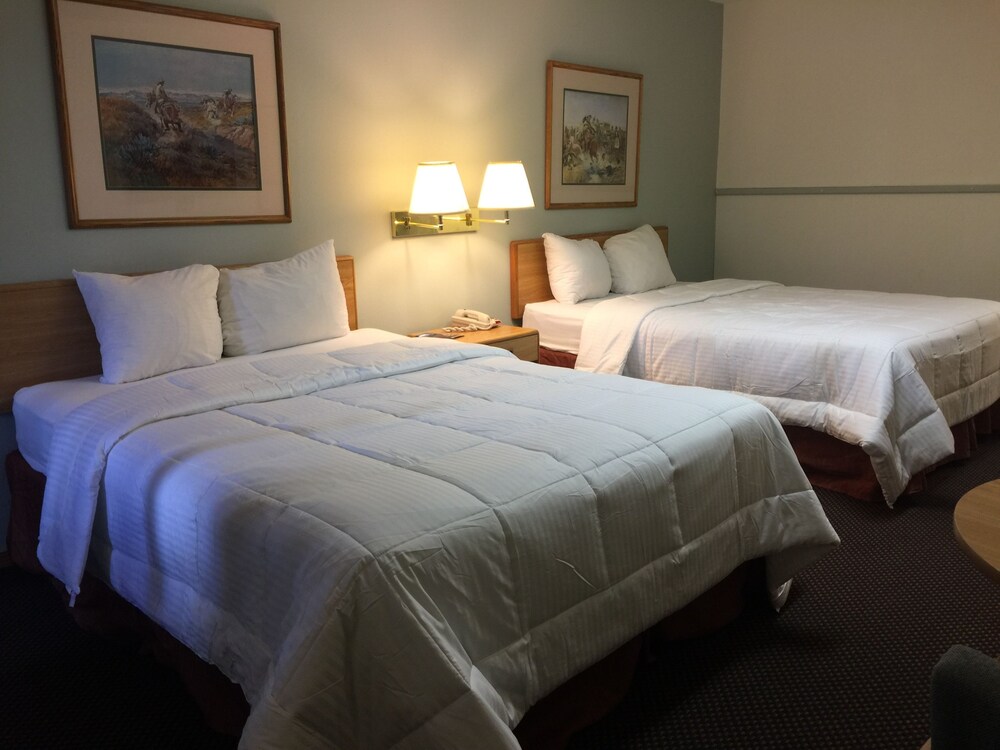 Americas Best Value Dakota Cowboy Inn in Custer, United States