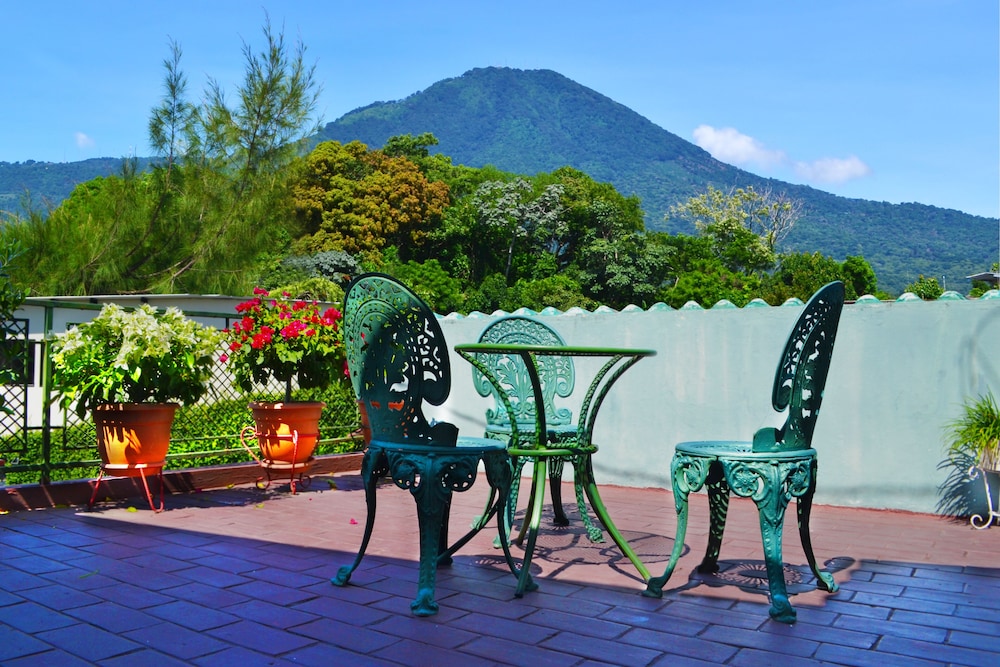 Hotel Oasis - carbon neutral hotel in San Salvador
