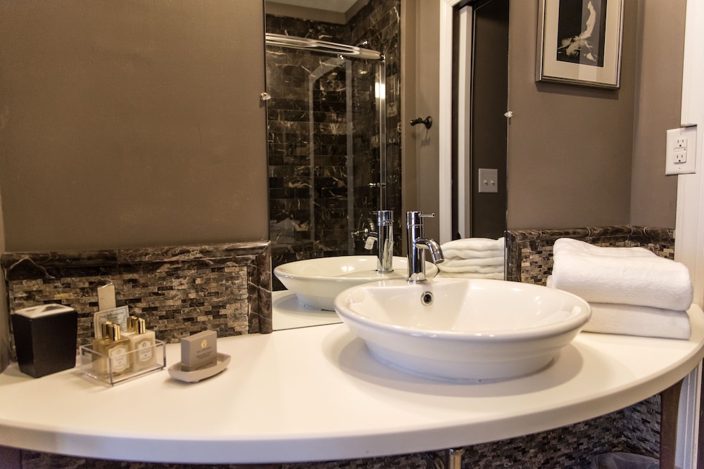 The Dwight D Hotel - photo 34