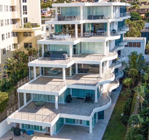 Casa Playa No 5 Modern Off Grid Beach Apartment — 4-Star Luxury Hotel in Durban, South Africa